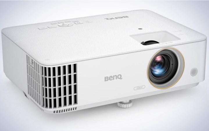  A BenQ TH685P cheap projector on a plain white background.