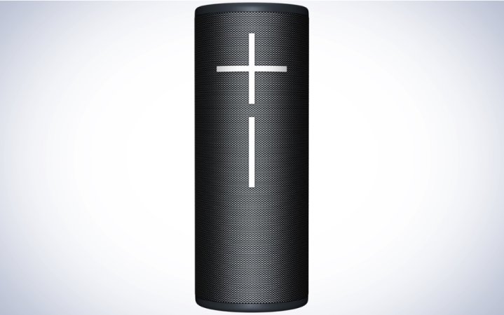  Ultimate Ears Megaboom 4 on a plain white background.