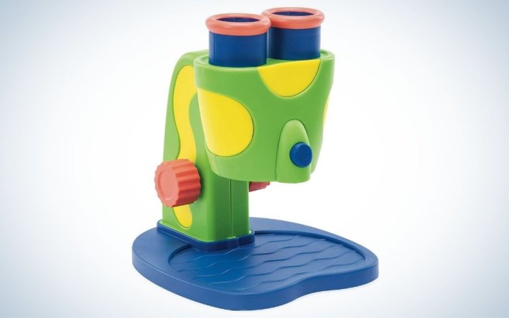  Educational Insights GeoSafari Jr. Kids Microscope is the best microscope for young kids.