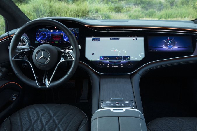 Opulence and displays galore: Meet the EQS 580 EV and its ‘Hyperscreen’