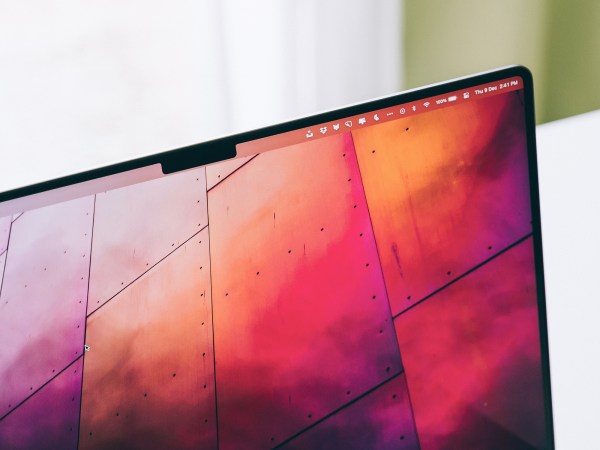 Apple iMac screen showing notch