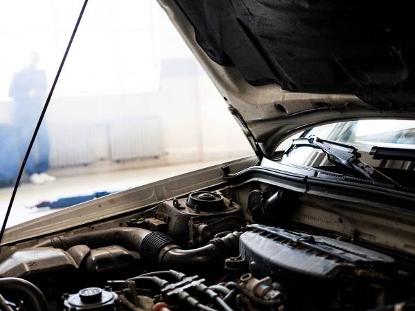 How to replace an old or clogged car radiator