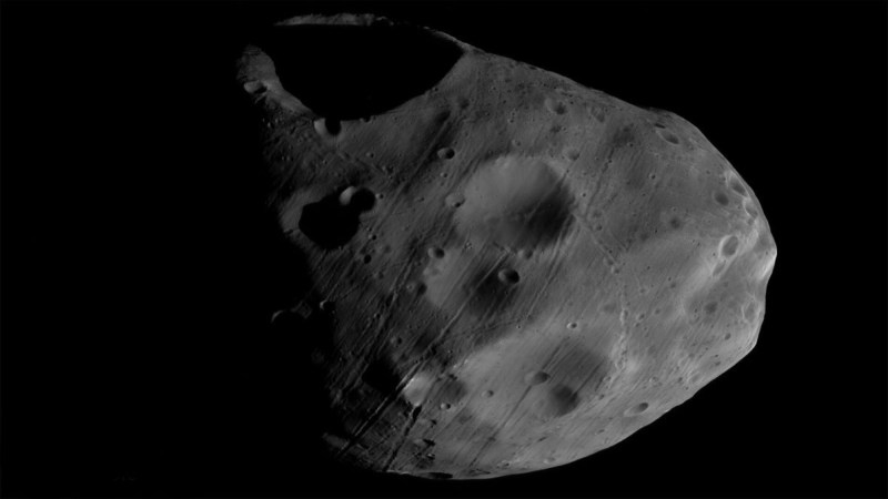 The Mars Express just got up close and personal with Phobos
