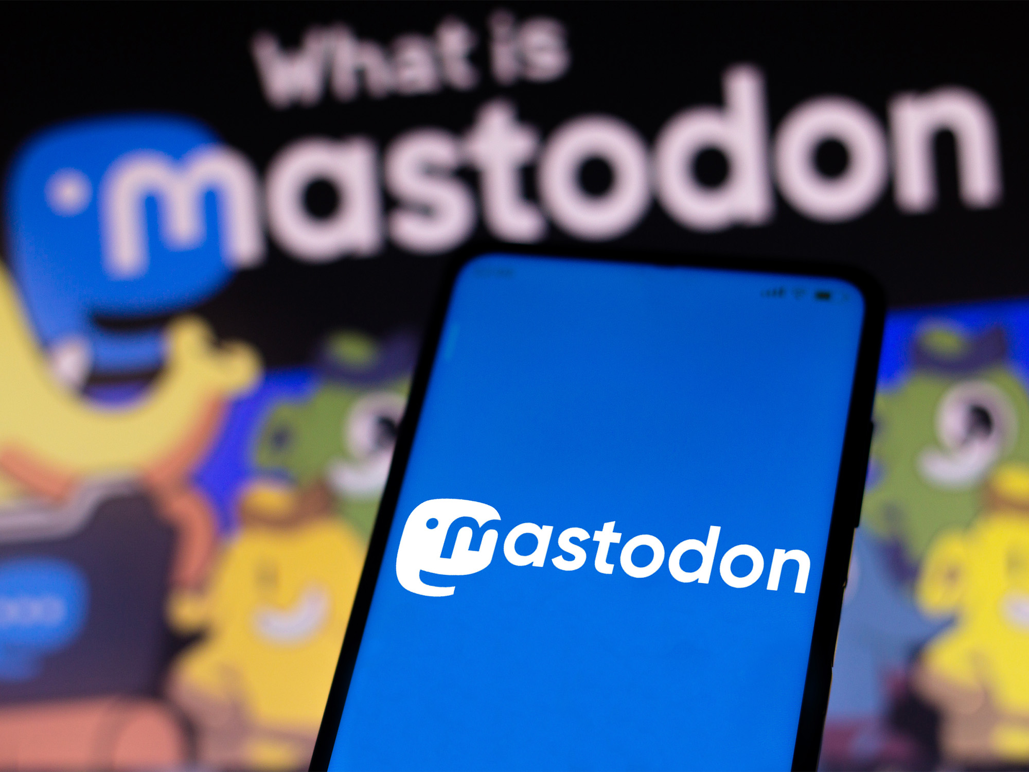 smartphone-showing the home screen of social network mastodon