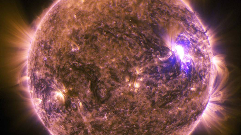 See hot plasma bubble on the sun’s surface in powerful closeup images