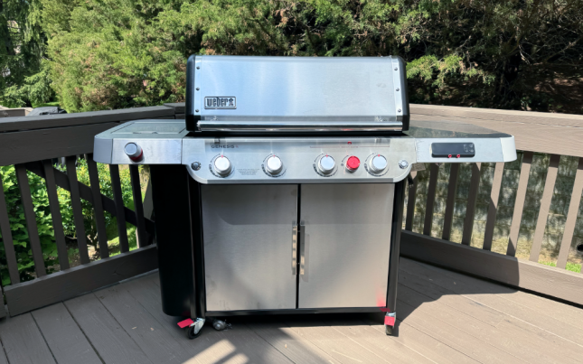 Weber Genesis SPX-435 on a deck.