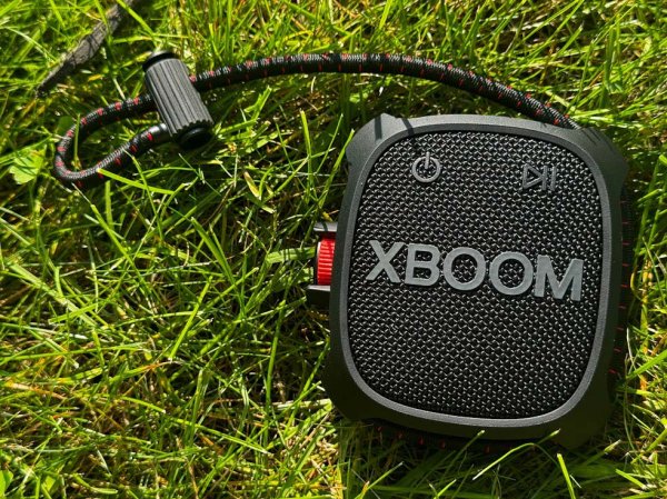  LG Xboom Go XG2T portable speaker in the grass