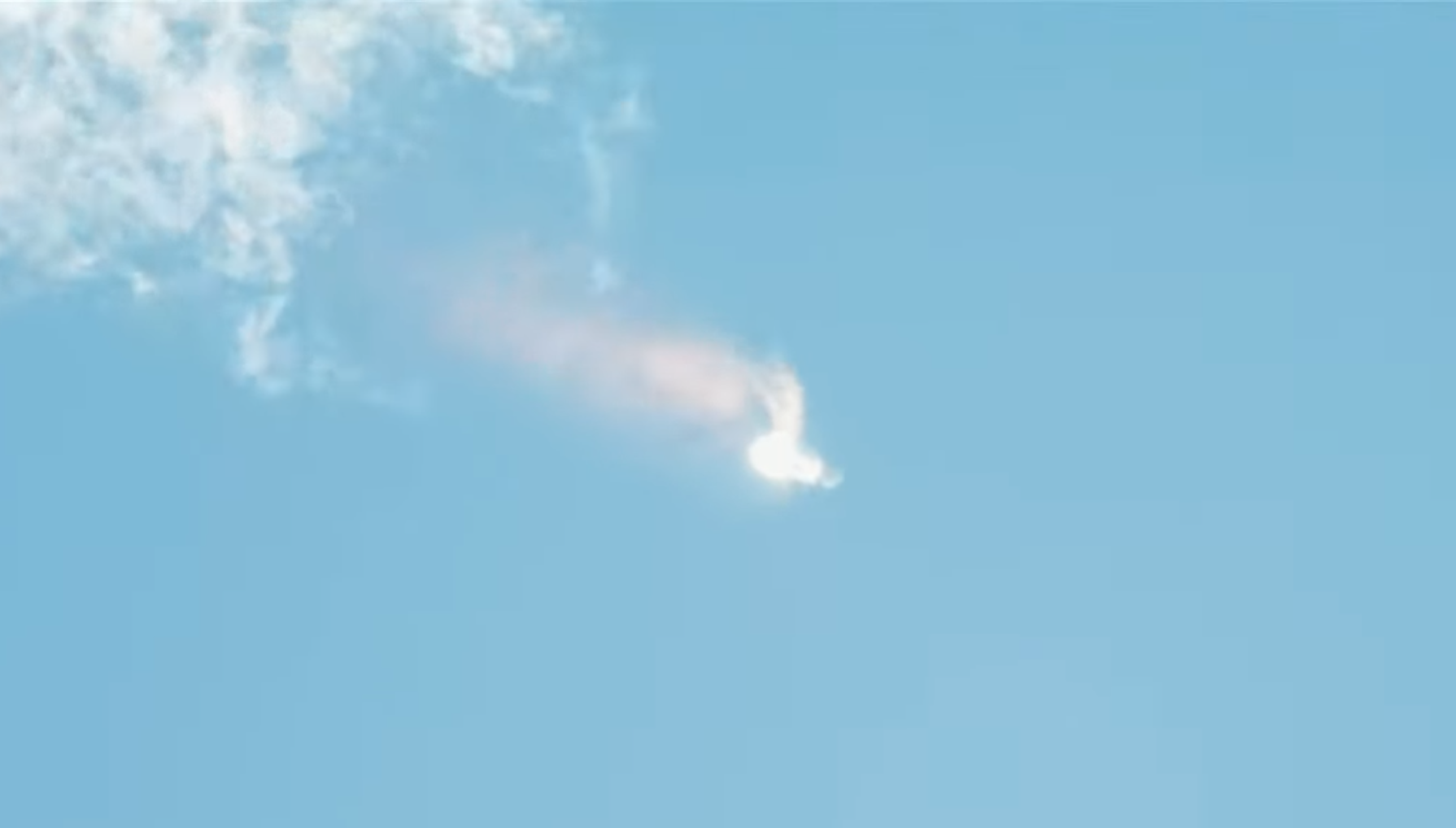 SpaceX Starship heavy rocket exploding after first orbital test flight