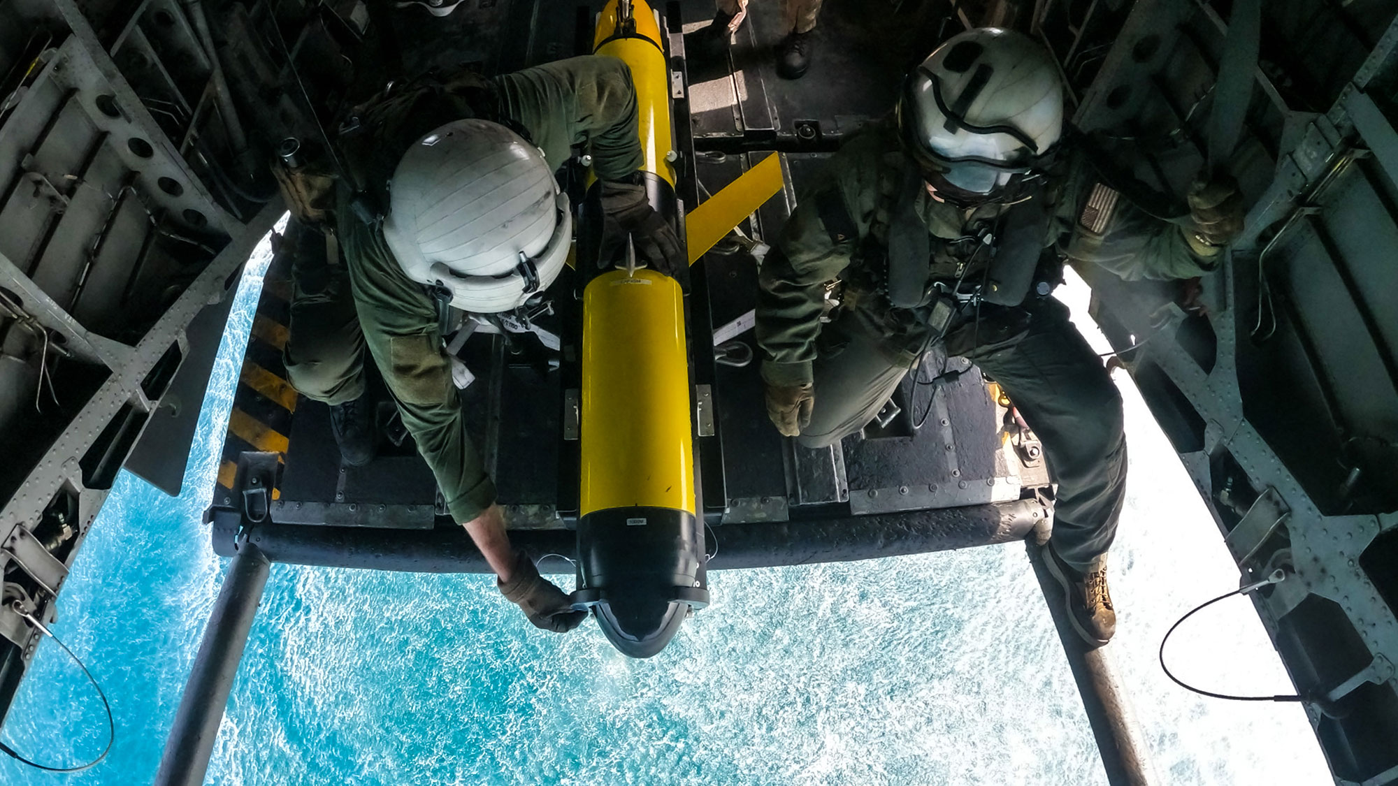 glider drops from navy helicopter