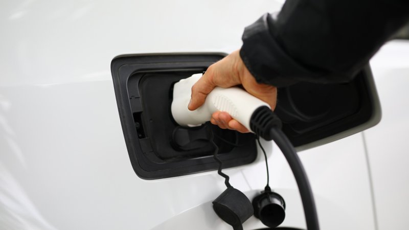 Kraken tests algorithm-based EV charging that won’t sink the grid