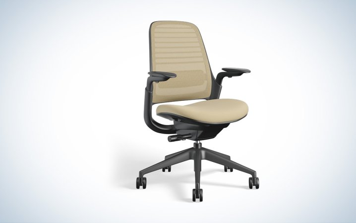  Steelcase Series 1 big and tall office chair against a white background