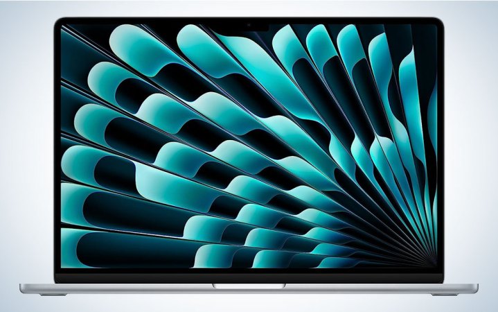  A Macbook Air 15-inch M2 on a blue and white background