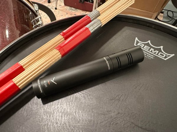  Beyerdynamic M201 drum mic