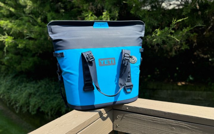  YETI Hopper M30 on top of a ledge.