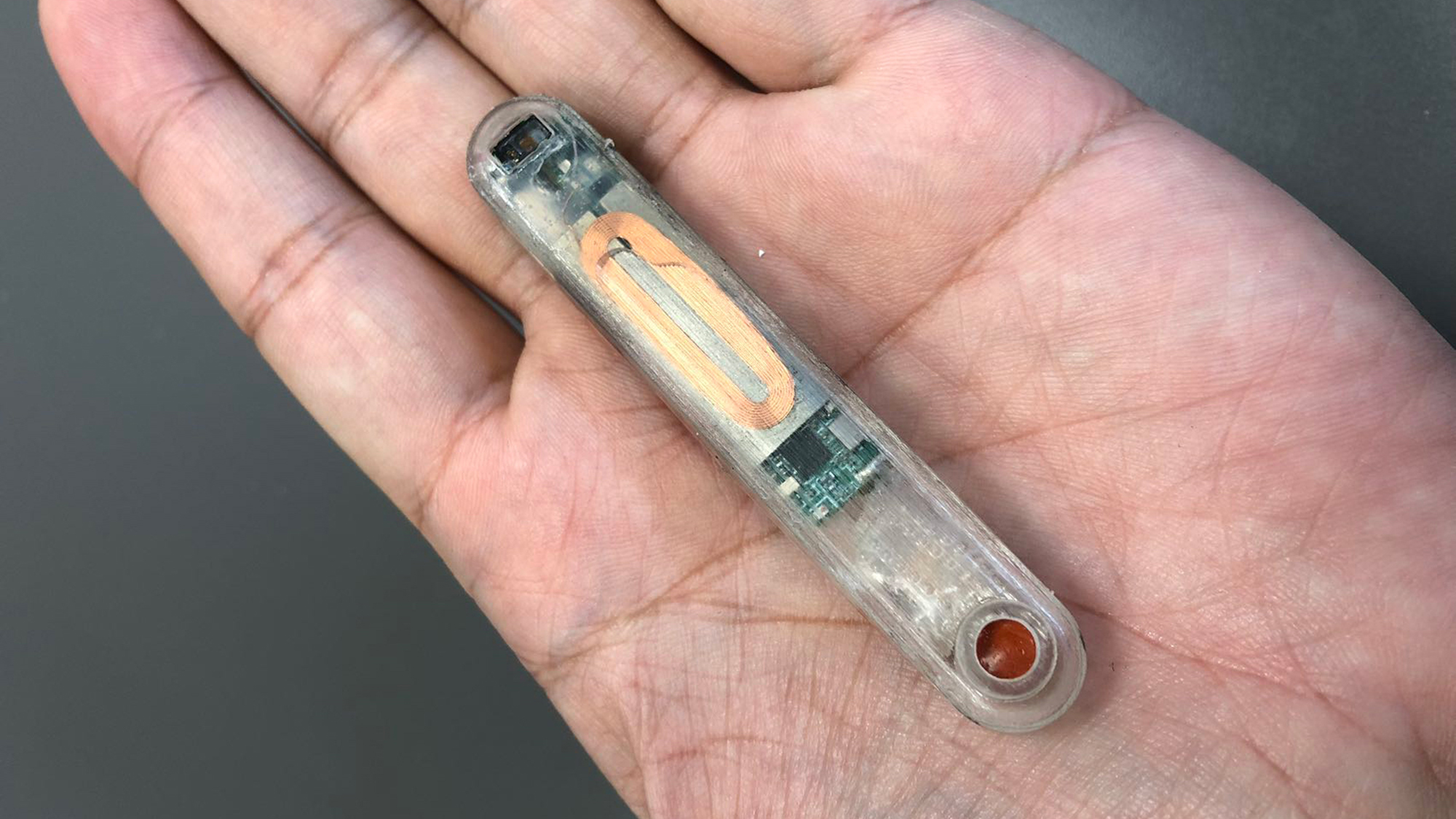 The device, which is about the size of a stick of gum, can be implanted under the skin, where it monitors heart rate, breathing rate, and other vital signs. When it determines that an overdose has occurred, it rapidly pumps out a dose of naloxone.