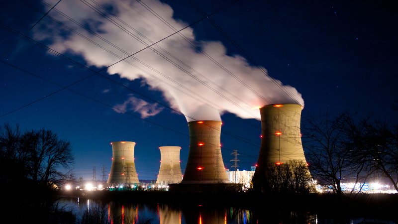 The Three Mile Island Nuclear Plant is seen in the early morning hours March 28, 2011 in Middletown, Pennsylvania.