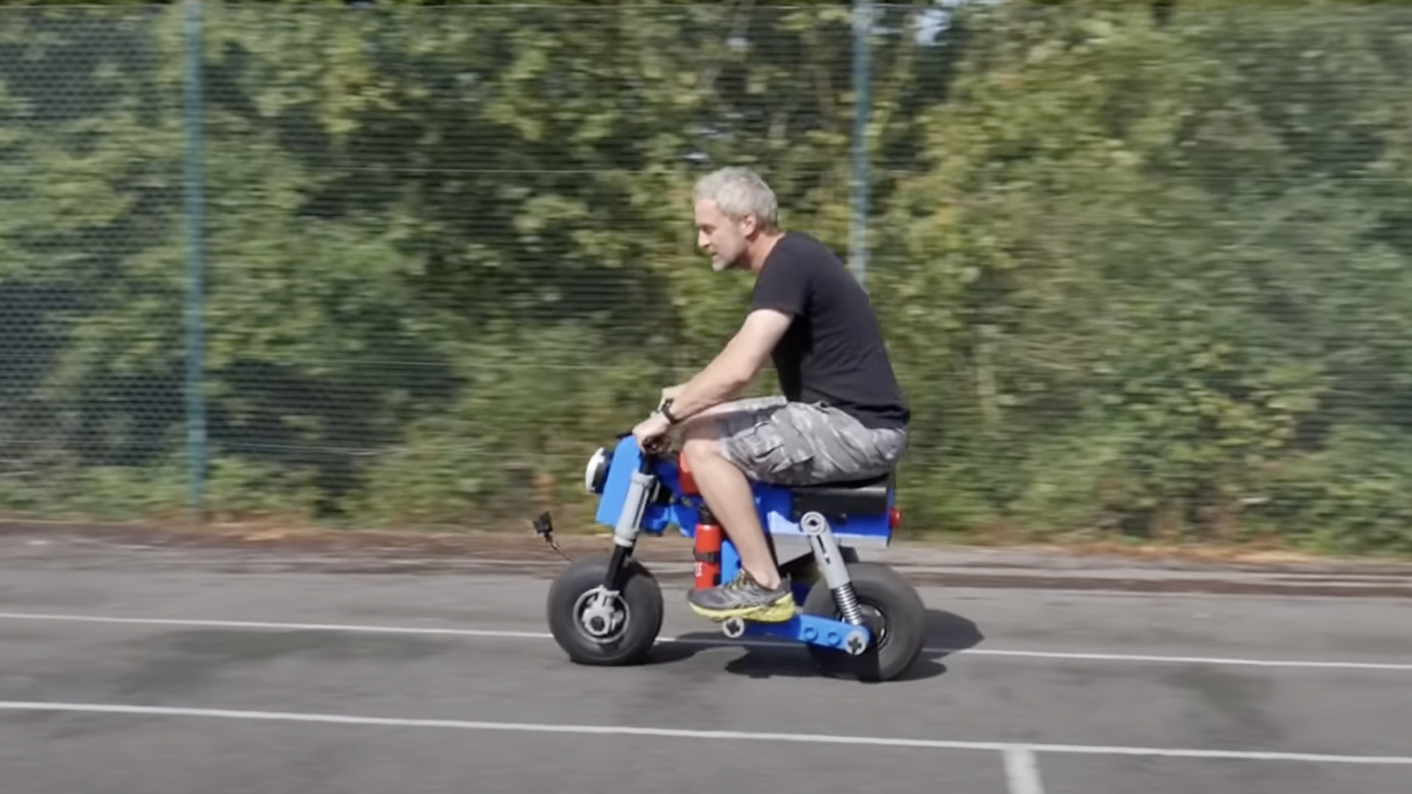 Engineer builds rideable LEGO motorbike using oversized 3D-printed bricks