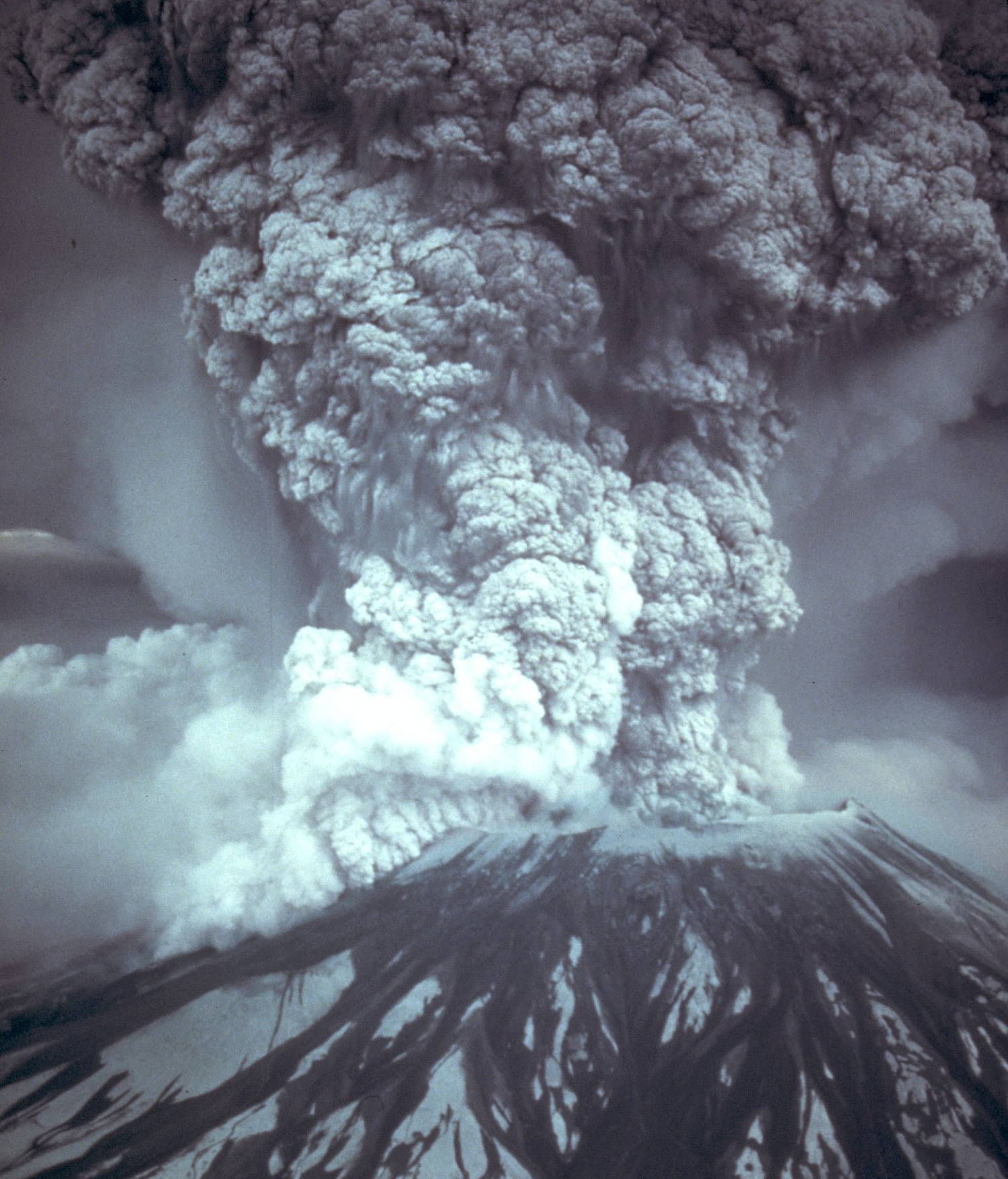 Mount St. Helens explosion