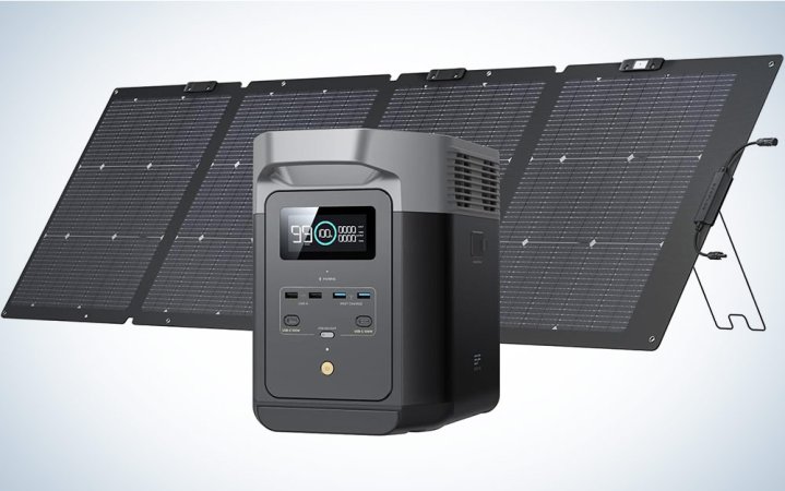  EF EcoFlow Delta 2 solar generator with solar panel