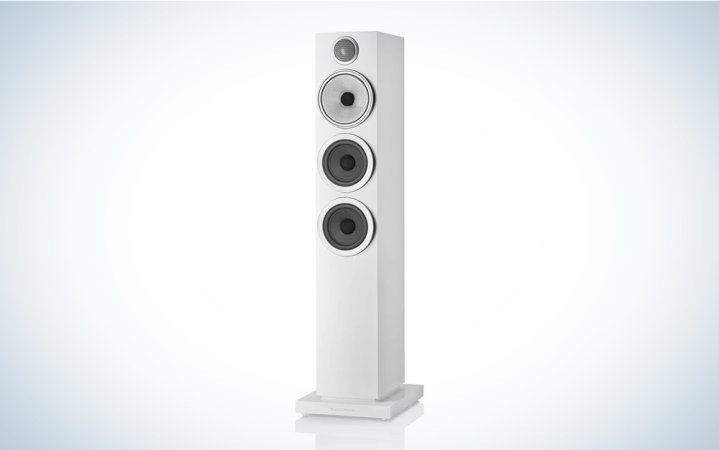  White Bowers & Wilkins 704 S3 floorstanding speaker on a grey gradient background