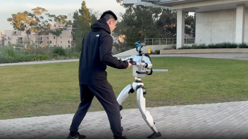 humanoid robot learned how to Waltz by 'mirroring' its human partner.