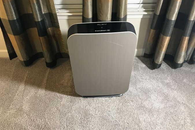  Alen Breathsmart 75i air purifier on the floor