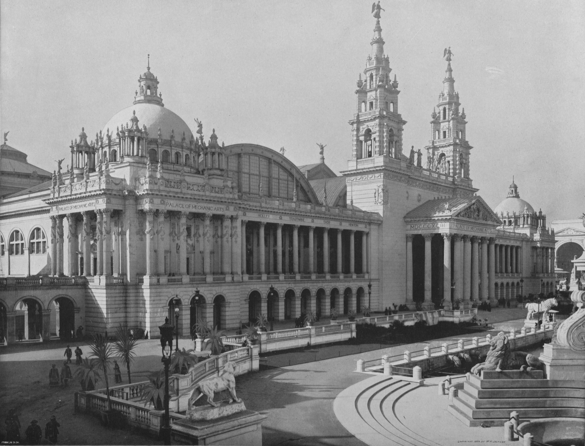 Machinery Hall, also called the Palace of Mechanics Arts, viewed from the Colonnade at the World's Columbian Exposition in Chicago, Illinois, 1893. This image is a part of the W H Jackson photo set from 'The White City (As It Was)' published by The White City Art Company, 1894. (Photo by Museum of Science and Industry, Chicago/Getty Images)